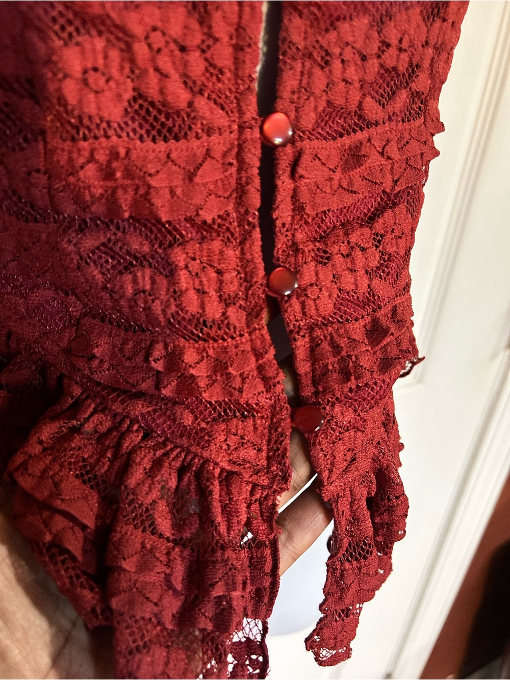Kimchi Blue by Urban Outfitters Amara Ruffle Lace Button-Front Tank Top Size XXS - Picture 9 of 11